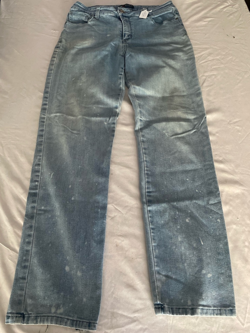 Lee Classic Fit Vintage & Destructed Mom Jeans, Women’s Size 12 Medium
